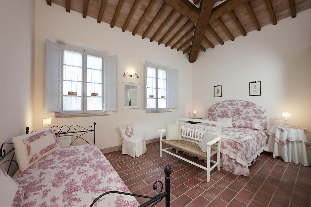 Villa Sant'Alberto Монтероні-д'Арбія Номер фото